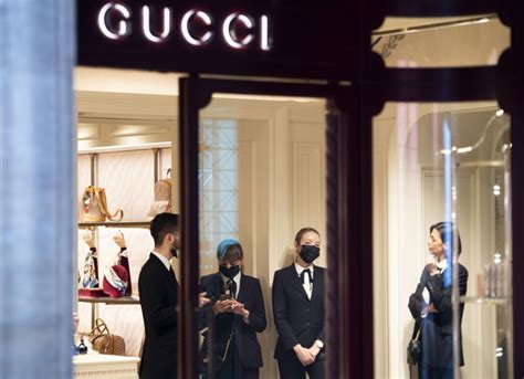 gucci employee store online